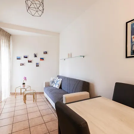 Appartement Youhosty - Meloria 10 *